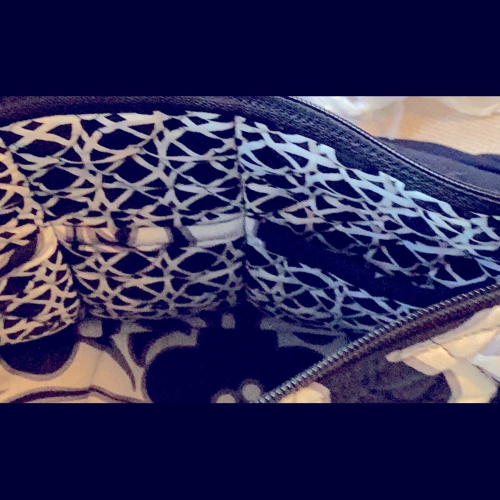 Vera Bradley  Hobo Bag - Picture 8 of 8